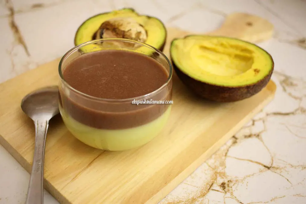 Avocado Pudding Recipe with a Chocolate Layer